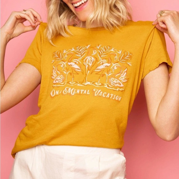 Dazey LA ‘on mental vacation’ yellow/pink distressed tshirt size medium - Picture 1 of 3